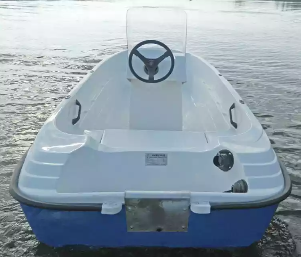 Стеклопластиковая лодка Пингвин с консолью (тримаран) в Орехово-Зуево