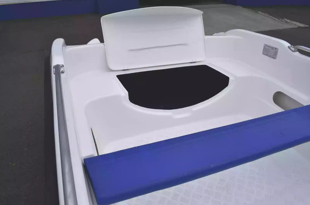 Стеклопластиковая лодка Пингвин New (тримаран) в Орехово-Зуево