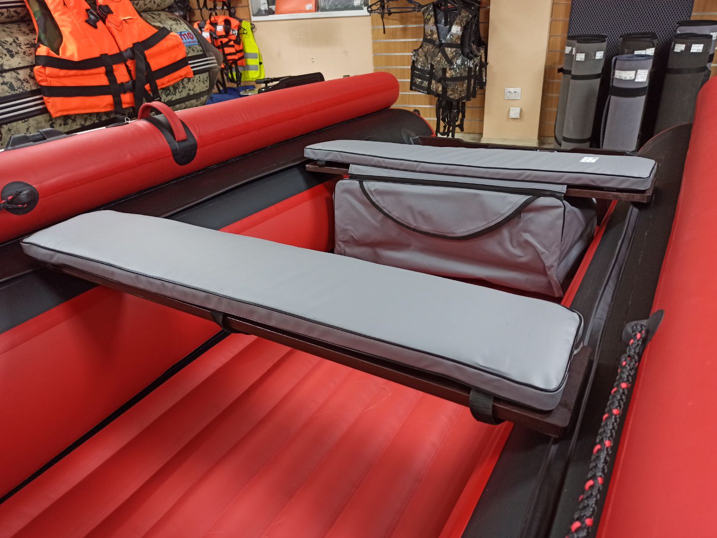 КОМПЛЕКТ МЯГКИХ НАКЛАДОК С СУМКОЙ ДЛЯ ЛОДОК 90Х20 СЕРЫЙ в Орехово-Зуево