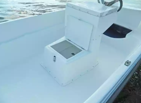 Стеклопластиковая лодка Пингвин с консолью (тримаран) в Орехово-Зуево