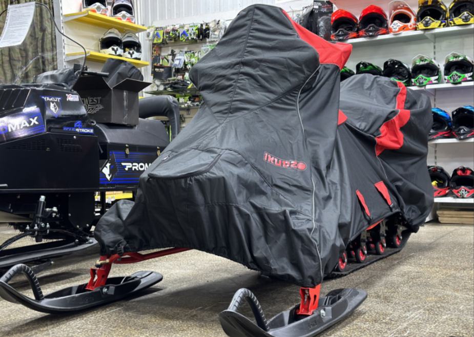 Чехол транспорт. снегохода IKUDZO HUNTER черно-красный Оксфорд ПРЕМИУМ качества с лого IKUDZO в Орехово-Зуево